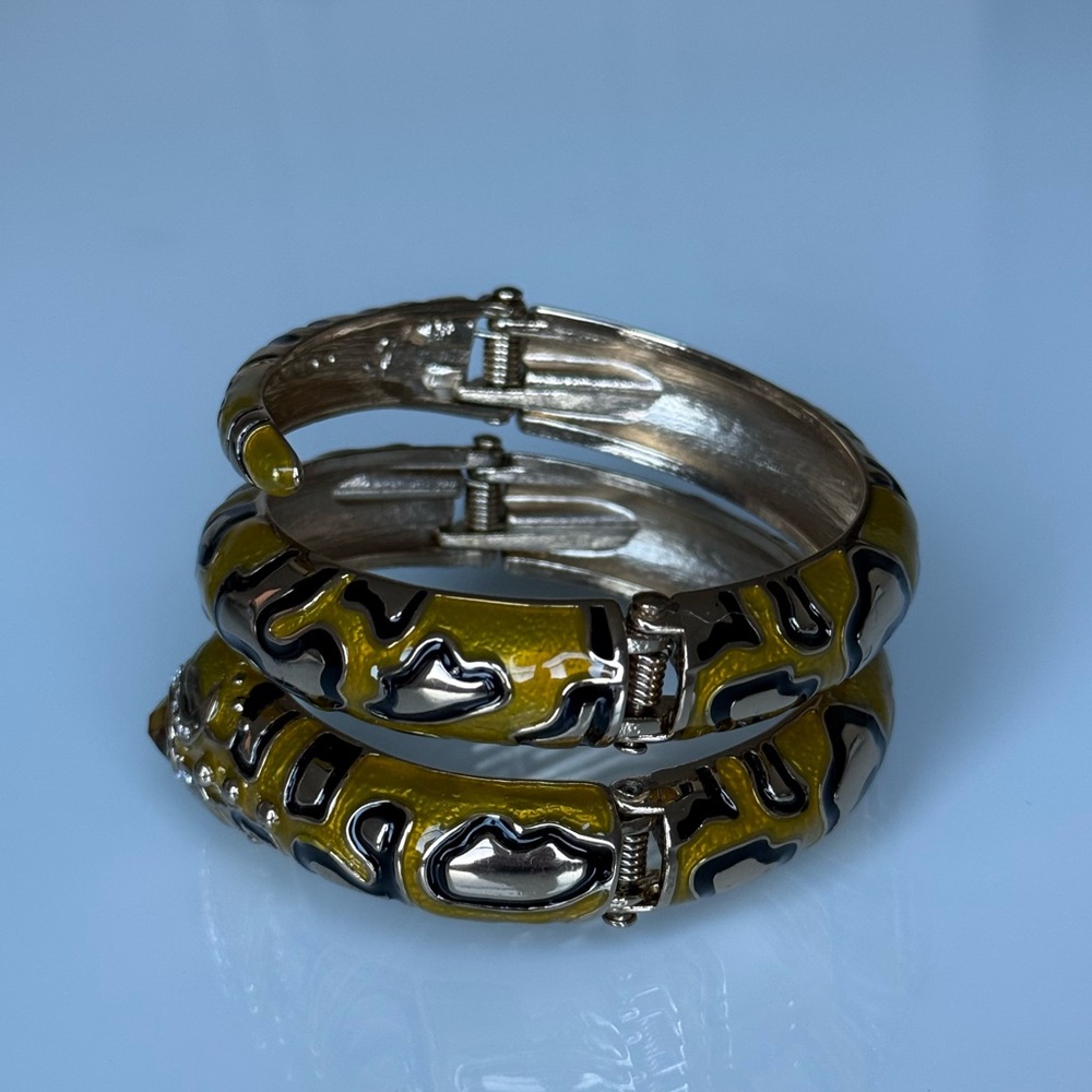 Yellow-Gold Serpent Bangle - Picture 3 of 4
